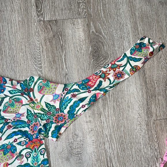 La DoubleJ tree of life mixed media blouse with bow tie sleeves size xs - Picture 9 of 9